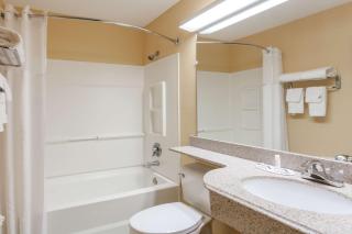 Quality Inn & Suites - 6