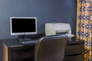 Microtel Inn & Suites by Wyndham Hillsborough - 2