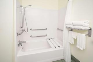 Microtel Inn & Suites by Wyndham - Tifton - 6