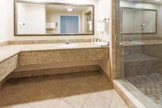 Howard Johnson by Wyndham Pasadena - Pasadena - 8