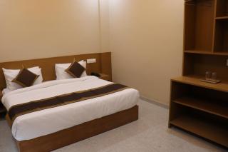 New Baba Ramdev Hotel & Restaurant - 8