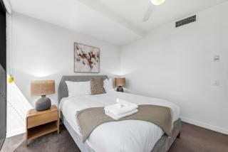 Resort Style 2BR with Beautiful Pool, Gym and Parking - 4