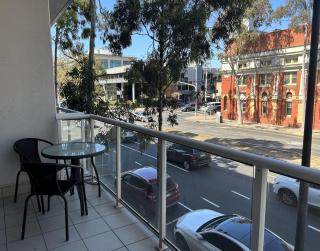 THE WATERFRONT APARTMENTS 1 Bedroom Studio Apartment with Street Views located on the Geelong Waterfront - 4407 - 6