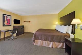 Days Inn & Suites by Wyndham DeSoto - 6