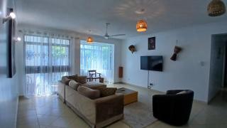 Ary Homestay Nyali- 2 Bedroom Behind City Mall - 6