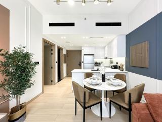 Trophy - Stardust Sanctum Suites w Pool view in Heart of JVC - 7