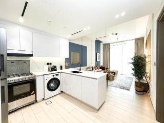 Trophy - Stardust Sanctum Suites w Pool view in Heart of JVC - 4