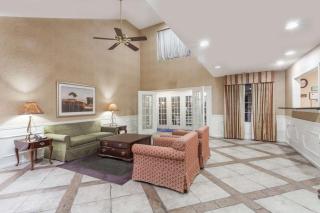 Baymont by Wyndham Hickory - 9