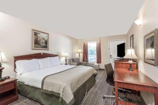 Baymont by Wyndham Hickory - 1