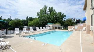 Country Inn & Suites by Radisson, Shelby, NC - 2