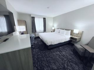 Clarion Pointe - 3