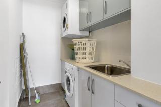 Marron at Island Views—Beachfront Boutique Bliss - 5