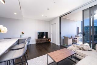 City and River View 2B2B Apt With Free Parking - 4