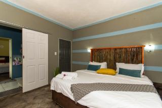 Woodpecker's Guest House - 4