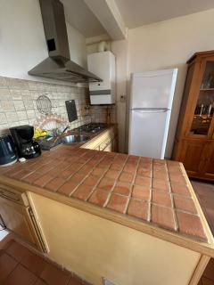 Appartement Cosy avec Vue Montagne, Balcon & Parking Gratuit - 4