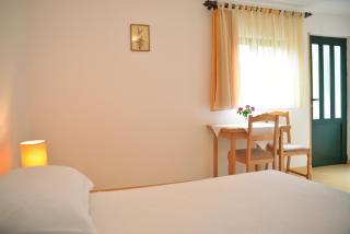 Apartment Mladenka - Murter - 2