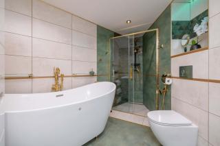Designer Apartment next to Wawel Castle with Parking by Renters Prestige - Krakow - 8