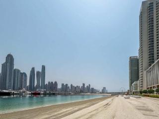 Luxury 3BR Palm Views at Emaar Beachfront - 9