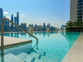 Luxury 3BR Palm Views at Emaar Beachfront - 2