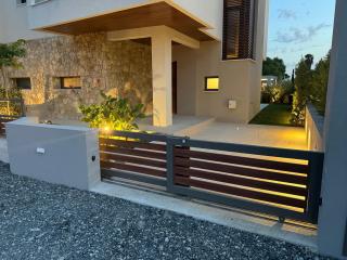 Darion Townhouse - Nikiti - 9