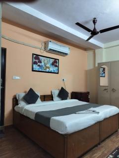 Hotel Peace- 5 Mins Away from US Embassy - 1