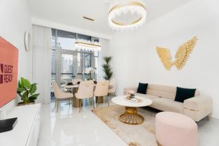 GuestReady - Fabulous home with Marina Canal views - 0