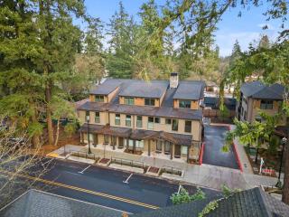 Cozy Lake Oswego Studio Apartment - 7