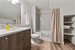 Cozy Lake Oswego Studio Apartment - 4