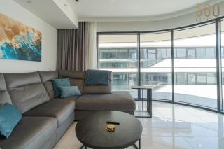 Official Mercury Suite Lux 3BR Apt in with pool and AC by 360 Estates - 6