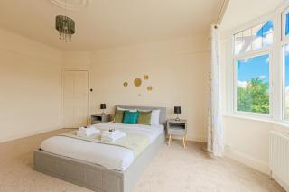 Elegant 3BR House, Garden near Tooting Cmns, South - 5