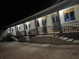 Boys II Men Executive GuestHouse - - 1