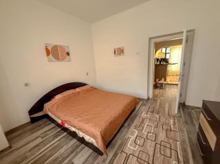 Modern City Center Apartment - Sleeps 6 - Perfect for Families & Friends - Skopje - 3