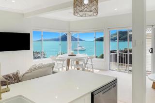Coastal Bliss at Shoal Bay - 9