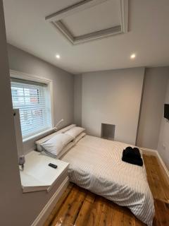 FRESH Flat in Leek, Staffordshire - 6