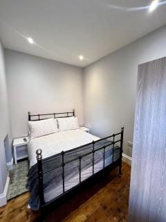 FRESH Flat in Leek, Staffordshire - 7