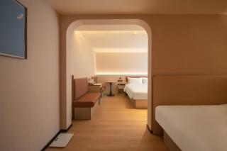 JINbang HOLIDAY HOTEL - 6