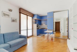 GuestHost - Milano Chiesa Rossa Comfy Apartment - 0