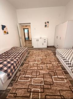 Modern City Center Apartment - Sleeps 6 - Perfect for Families & Friends - Skopje - 1