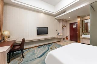 Baiyun airport Raccoon international hotel & free shuttle bus - 7