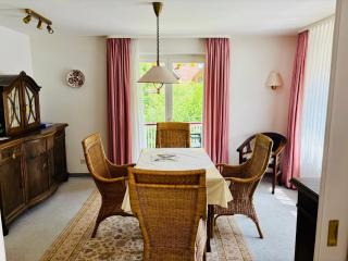Ferienhaus Oesterle - Idyllisches Schwarzwaldhaus am Bach mit Terrasse & Balkon - Schönmünzach - 5
