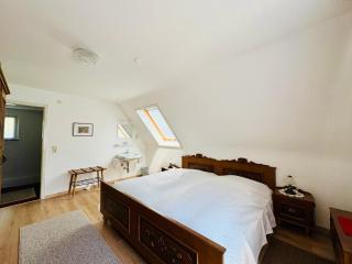 Ferienhaus Oesterle - Idyllisches Schwarzwaldhaus am Bach mit Terrasse & Balkon - Schönmünzach - 4