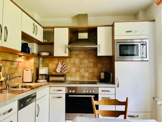 Ferienhaus Oesterle - Idyllisches Schwarzwaldhaus am Bach mit Terrasse & Balkon - Schönmünzach - 3