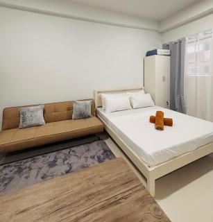Minimalist Comfort with Homey Touches - 6