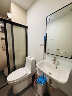 Minimalist Comfort with Homey Touches - Mandurriao - 1