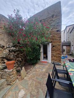 Maison authentique au cœur du village de Méria - Meria - 9