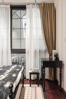 A detached, old Shanghai villa on Huaihai Middle Road - 3