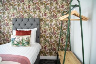 Cosy 3BR Flat With Free Parking Near Marina - Tewkesbury - 8