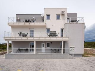 Apartment on Pag near Seabeach and Town Center - 7