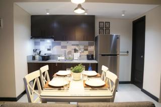 2BR Condo - Makati CBD, Sunset Views, 20mins to NAIA - Manila - 8