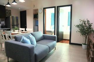 2BR Condo - Makati CBD, Sunset Views, 20mins to NAIA - Manila - 3